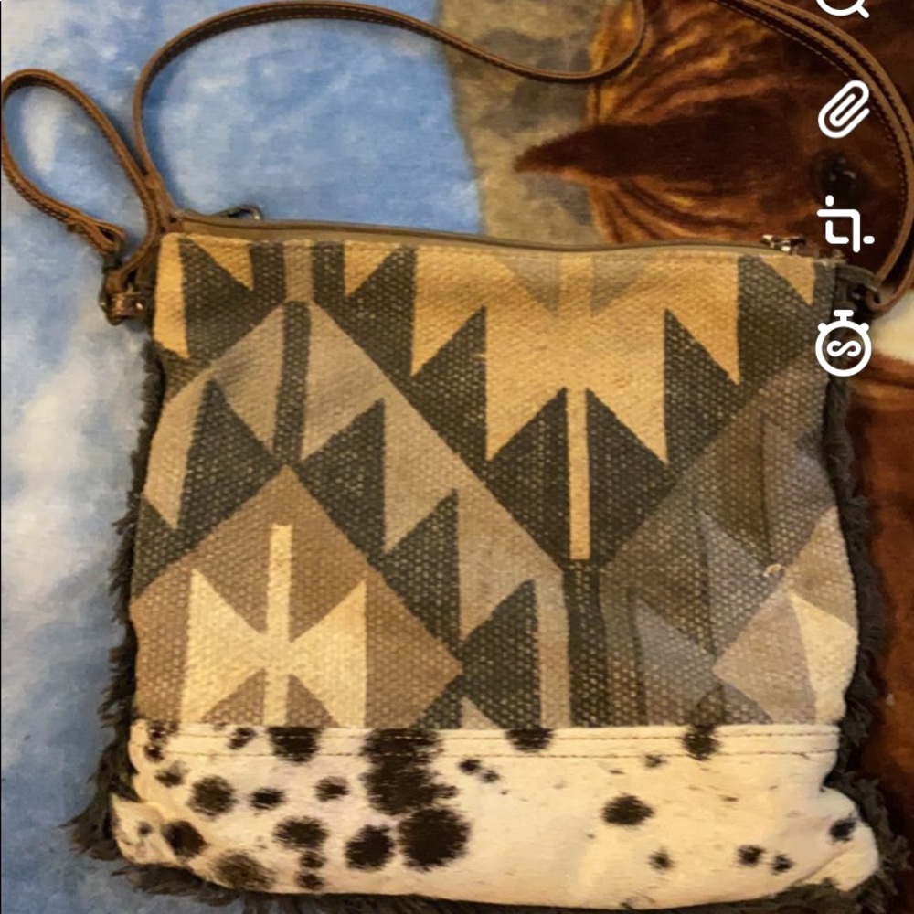 Myra purse